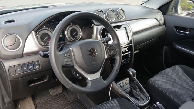 Suzuki Vitara image 6