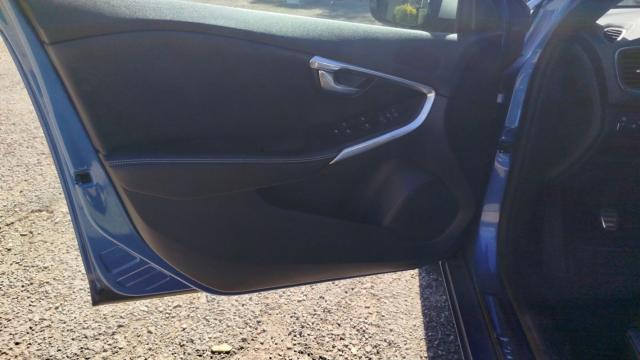 Volvo V40 image 7