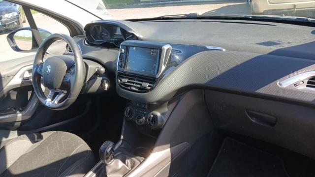 Peugeot 2008 image 6