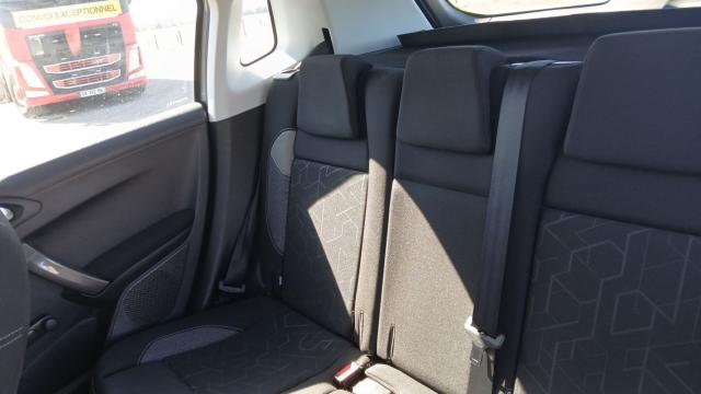 Peugeot 2008 image 8