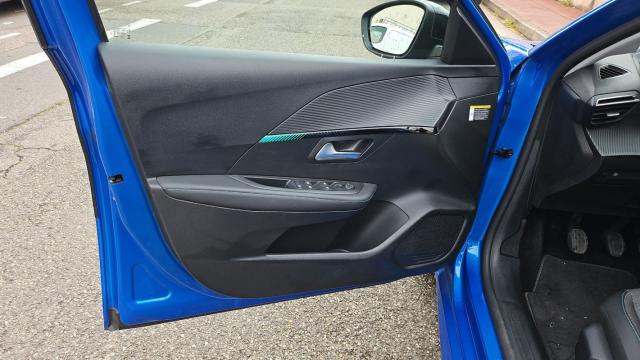 Peugeot 208 image 1