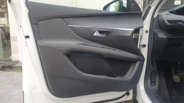 Peugeot 5008 image 4