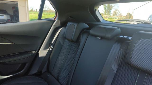 Peugeot 2008 image 1