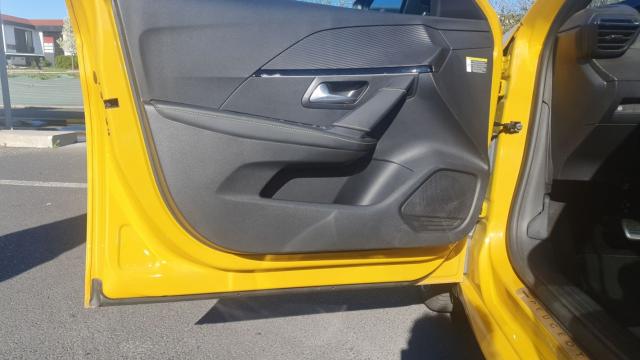 Peugeot 208 image 9