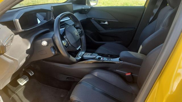 Peugeot 208 image 7