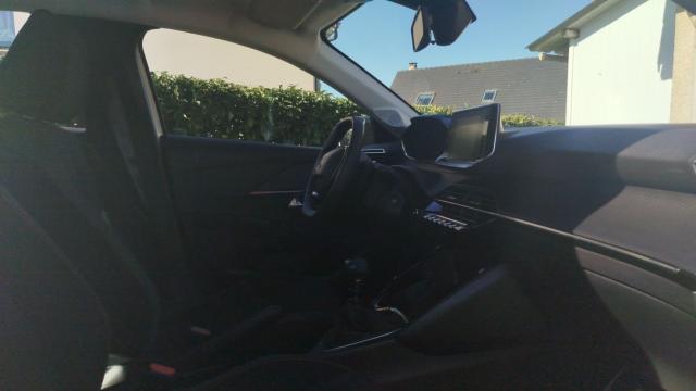 Peugeot 208 image 3