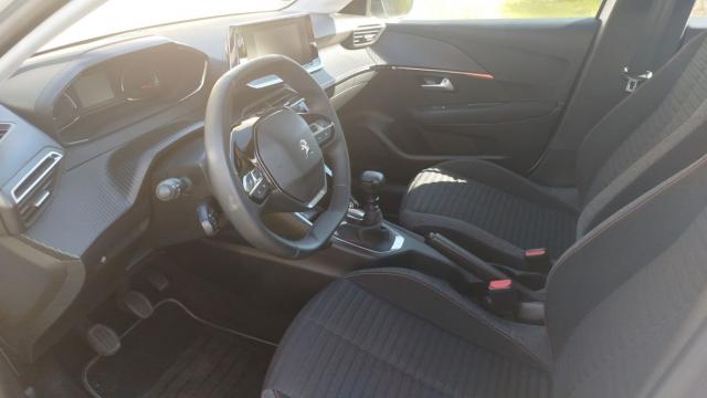Peugeot 208 image 7