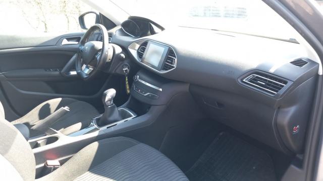 Peugeot 308 image 2