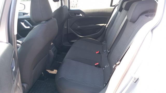 Peugeot 308 image 3