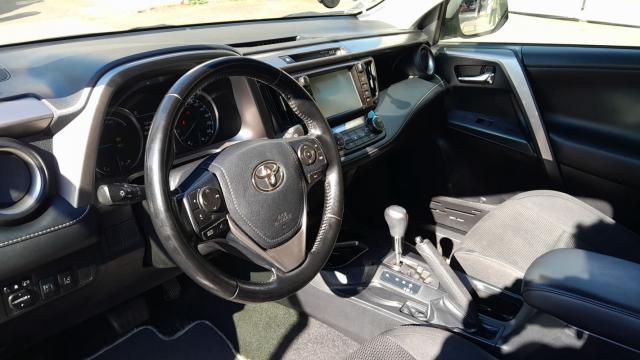 Toyota Rav4 image 8