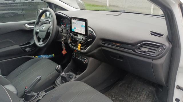 Ford Fiesta image 2