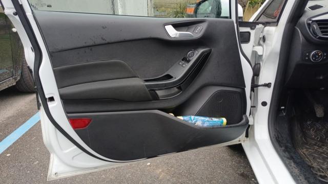 Ford Fiesta image 7
