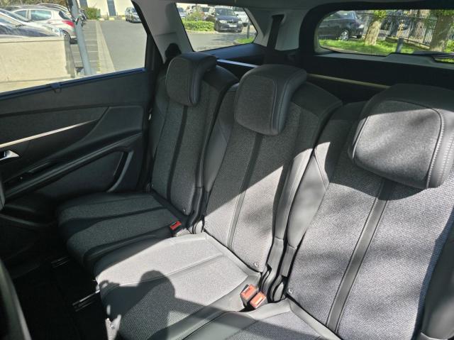 Peugeot 5008 image 9