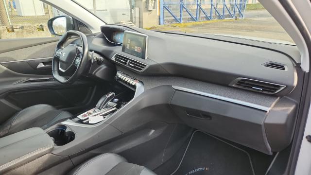 Peugeot 3008 image 2