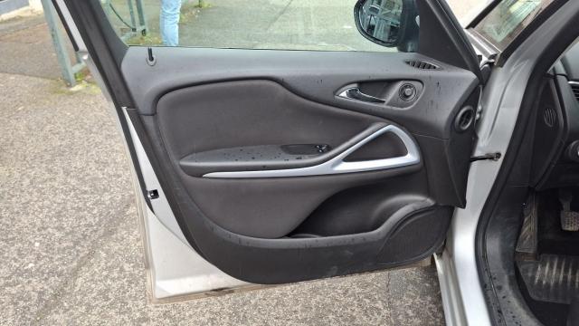 Opel Zafira Tourer image 7