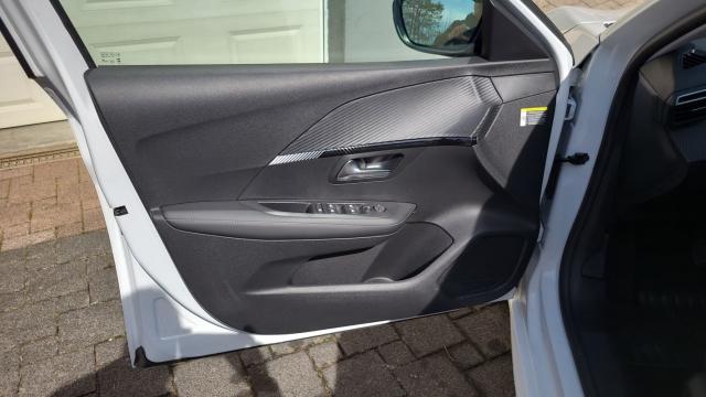 Peugeot 208 image 4