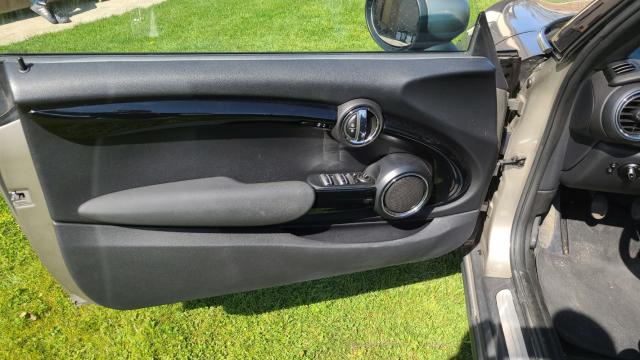 Mini Cabrio image 7