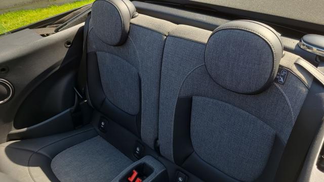 Mini Cabrio image 3