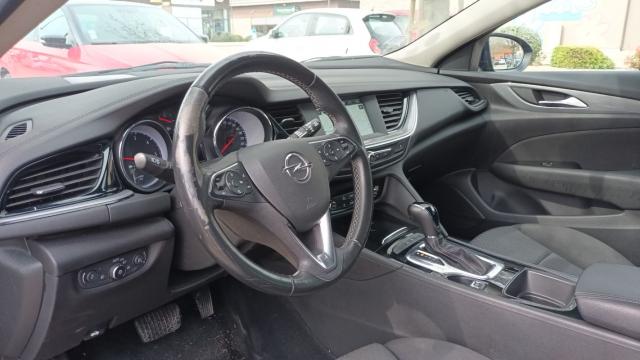 Opel Insignia Sports Tourer image 1