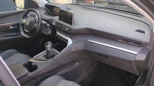 Peugeot 5008 image 4