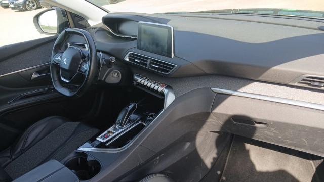 Peugeot 5008 image 9