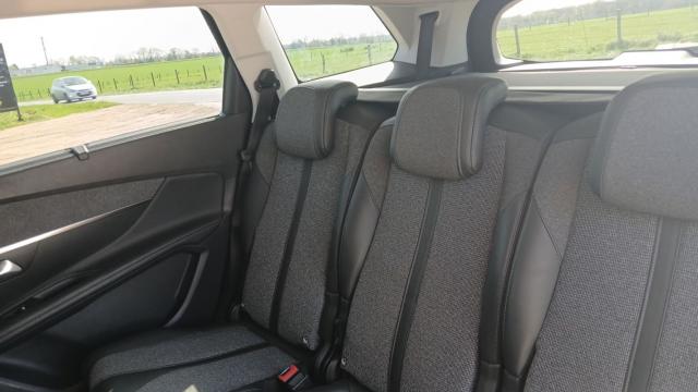 Peugeot 5008 image 2