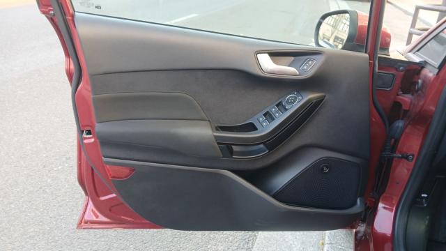 Ford Fiesta image 6