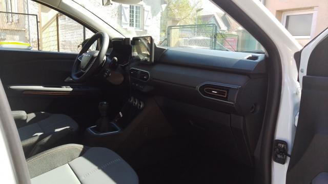 Dacia Sandero image 2
