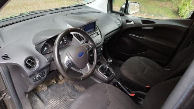Ford Transit Courier image 4