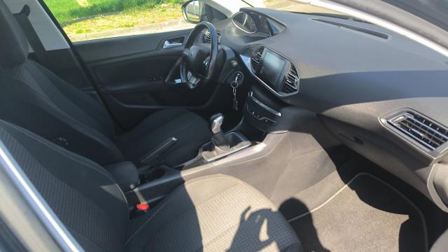 Peugeot 308 image 9