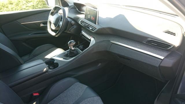 Peugeot 3008 image 2