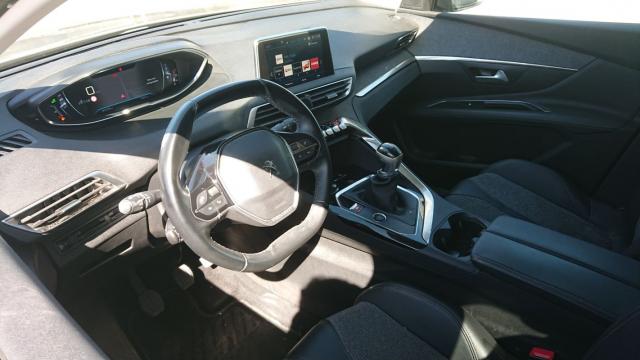 Peugeot 3008 image 3