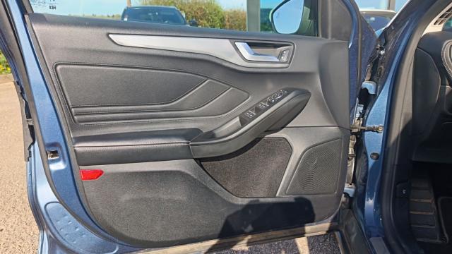 Ford Focus image 5