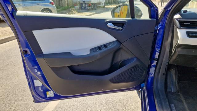 Renault Clio image 8