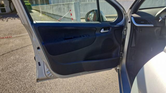 Peugeot 207 Sw image 5