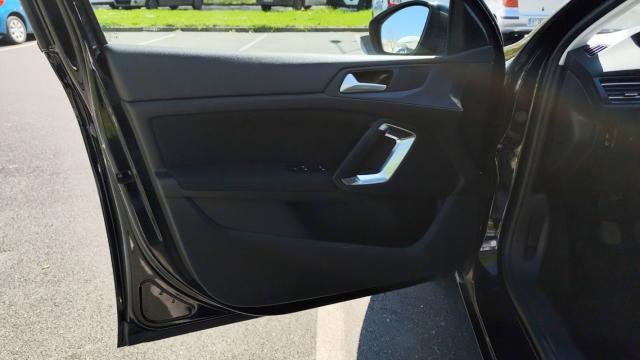 Peugeot 308 image 9
