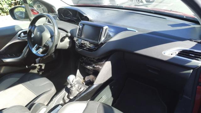 Peugeot 2008 image 9