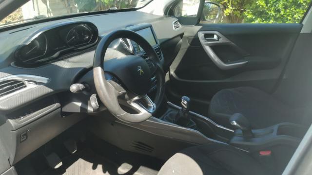 Peugeot 2008 image 8