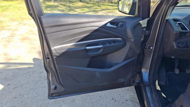 Ford Kuga image 2