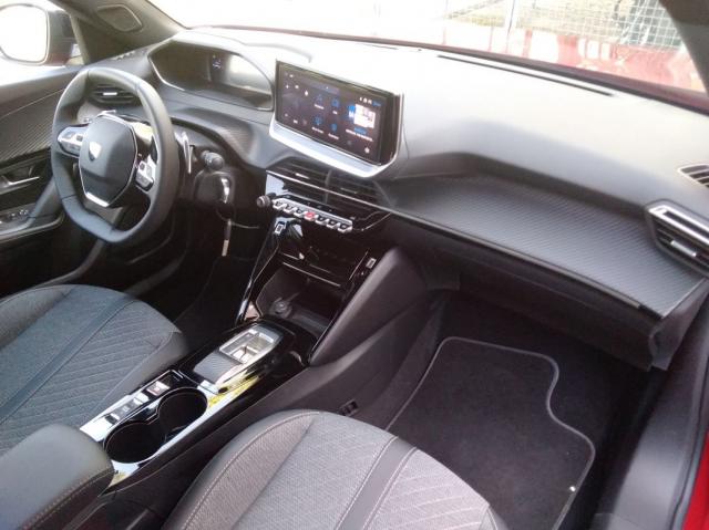Peugeot 2008 image 1
