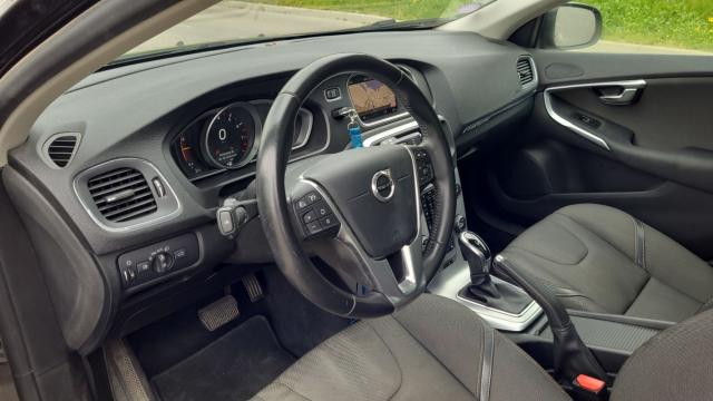 Volvo V40 Cross Country image 2