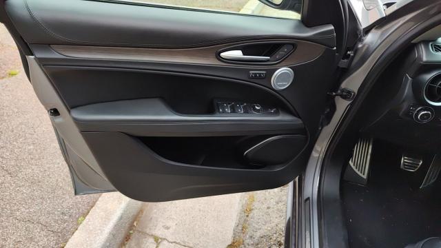 Alfa Romeo Stelvio image 5