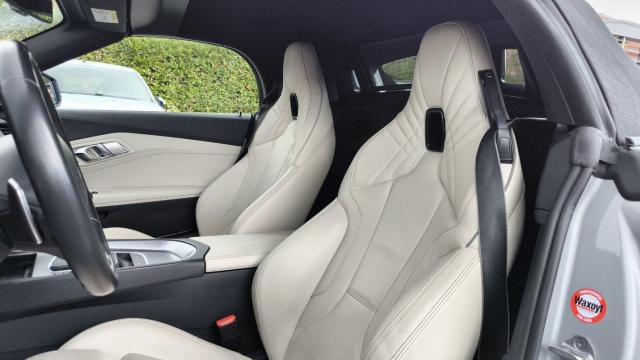 Bmw Z4 image 9