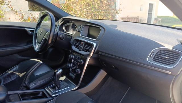 Volvo V40 image 1