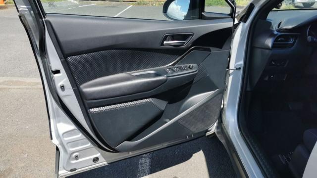 Toyota C-Hr image 2