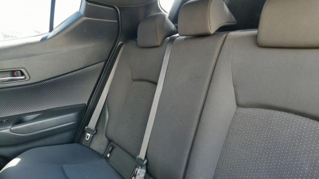 Toyota C-Hr image 7