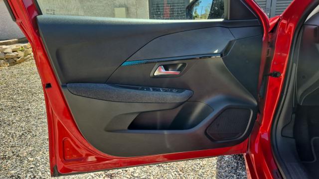 Peugeot 208 image 3