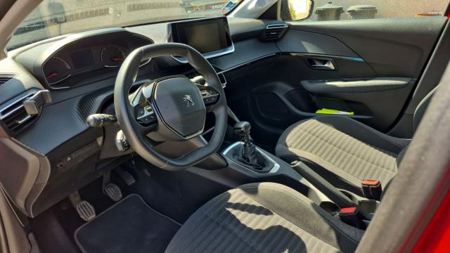 Peugeot 208 image 6
