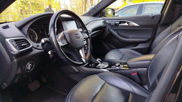 Infiniti Qx30 image 9