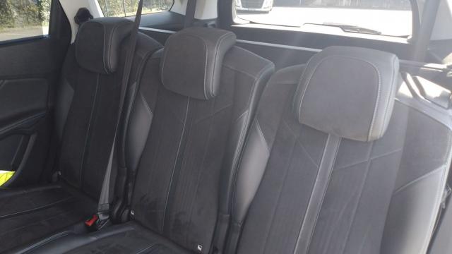 Peugeot 5008 image 1